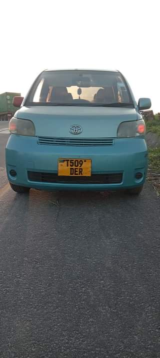 A picture of Toyota port mln 7 5 haina kipengere chcochote ipo kimara
