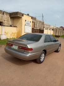 A picture of Toyota Camry 98model
