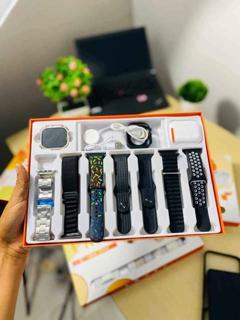 A picture of SAA MIKANDA SABA FREE AIRPODS ZIPO DUKANI JUMLA NA REJAREJA