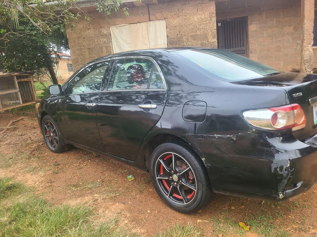 A picture of Toyota corolla 012 model