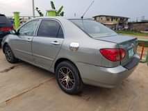 A picture of Toyota Corolla 2004 2005