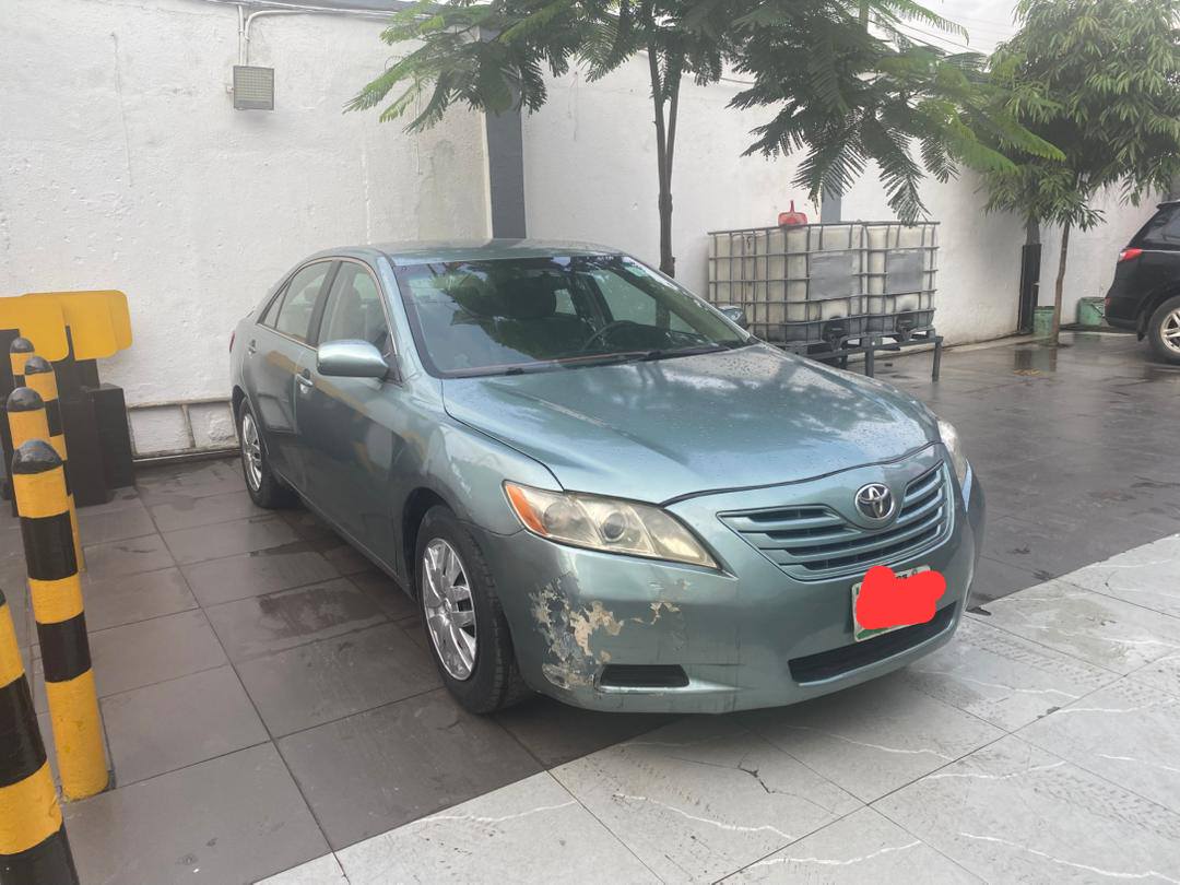 A picture of Fastest FingerCamry xle 09 clean in and out