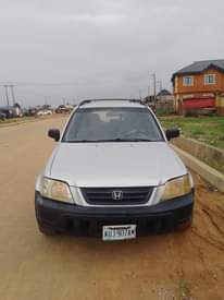 A picture of Honda crv silver 2000