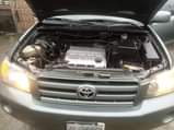 A picture of 2005 model Highlander