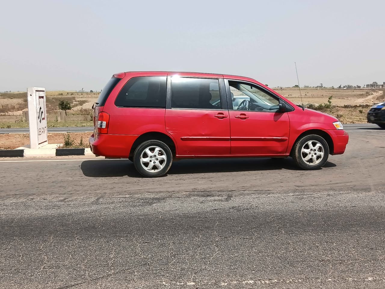 A picture of Mazda MPV 2002