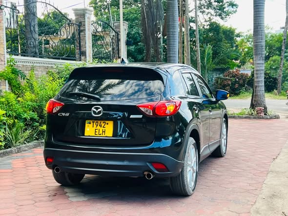 A picture of MAZDA CX 5 BEI 24 5M 0757455444