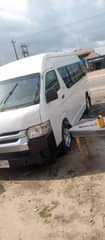 A picture of 2009 10 Toyota Hiace bus