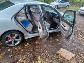 A picture of Toyotaa mark II gar ipo kweny hali nzur gar n