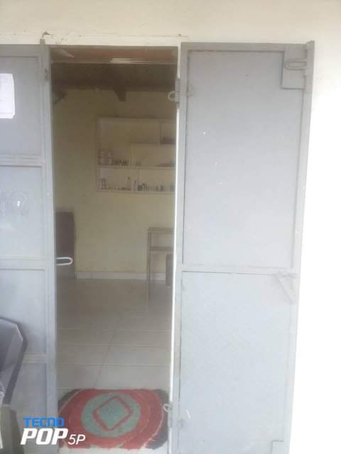 shops