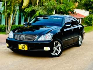 A picture of TOYOTA CROWN ATHLETE GOOD NEW FOR SELL 16.5M OR EXCHANGE