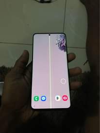 A picture of SAMSUNG S20 na IPHONE 6S PLUS