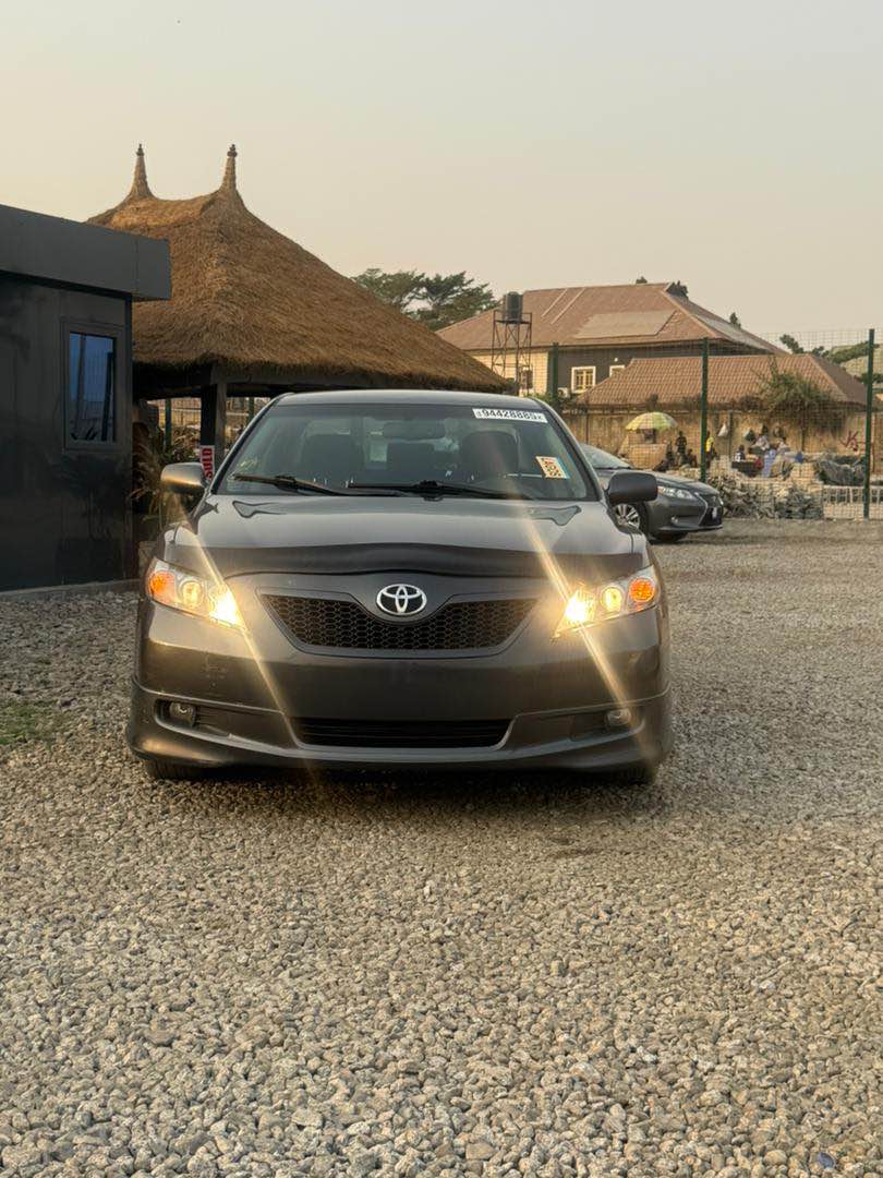 A picture of EXTREMELY CLEAN DIRECT BELGIUM 2009 TOYOTA CAMRY SE ACCIDENT FREE