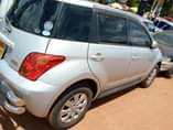 A picture of TOYOTA Vitz