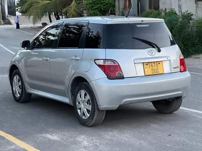 A picture of Toyota Ist Nzuri Sana Bei Mil 11 800 000 Piga