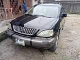 A picture of LEXUS RX 300 2001