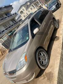 A picture of Toyota Sienna