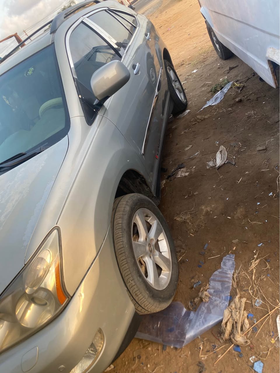 A picture of Toks standard Lexus rx330