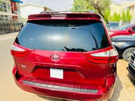A picture of Direct Belgium Toyota sienna 2016 model full option XLE keyless