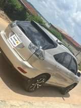 A picture of Lexus RX 330