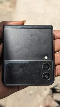 A picture of Samsung Z flip 3
