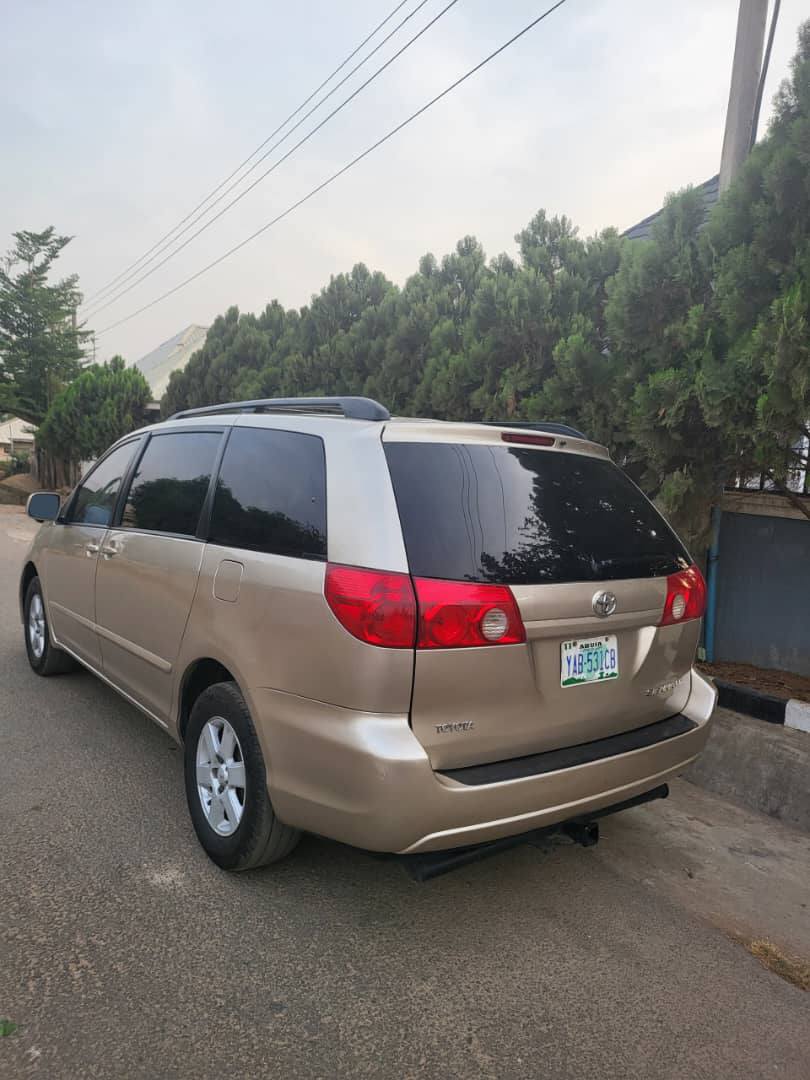A picture of 2007 Toyota Sienna