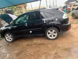 A picture of 04 lexus Rx330 a year used nothing to fix at