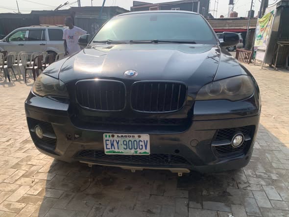 A picture of BMW X6