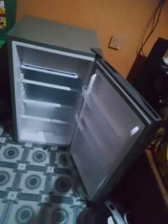 A picture of Mr uk friji nzuri sana Tsh 280 000 CALL 0746424265