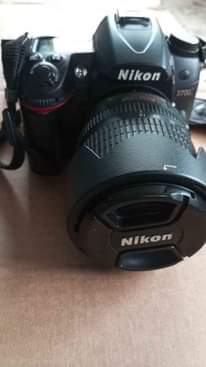 A picture of Nikon D7000 with 18 105 lense all for grab location