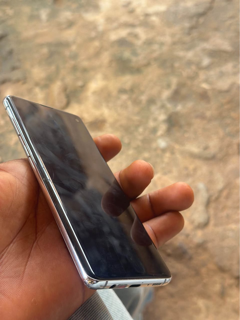A picture of Samsung S10