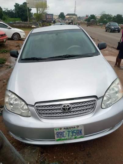 A picture of 2005 Toyota Corolla LE