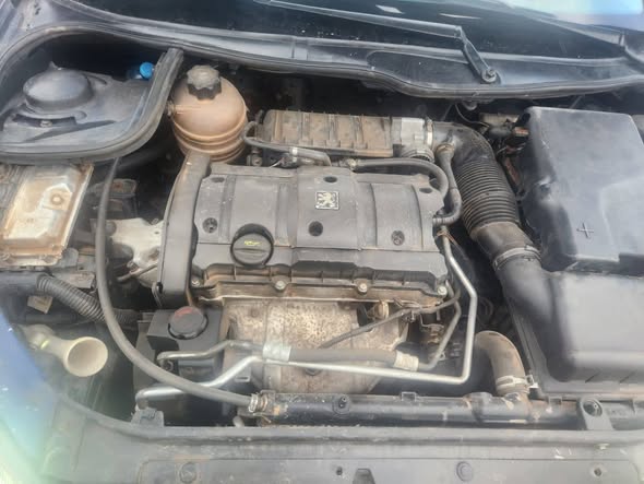 A picture of BELGIUM STANDARD PEUGEOT 2O6 automatica DRIVE AC WORKING 2 8m