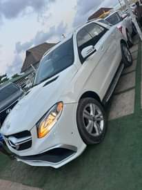 A picture of 2018 Mercedes Benz GLE 350