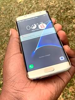 A picture of Sliver S7EDGE 32GB 4GB