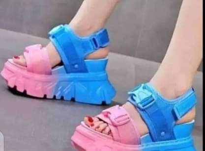 A picture of Woman fashion