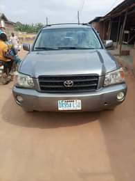 A picture of FOR SALE Clean reg Toyota Highlander 04 leather Ac duty