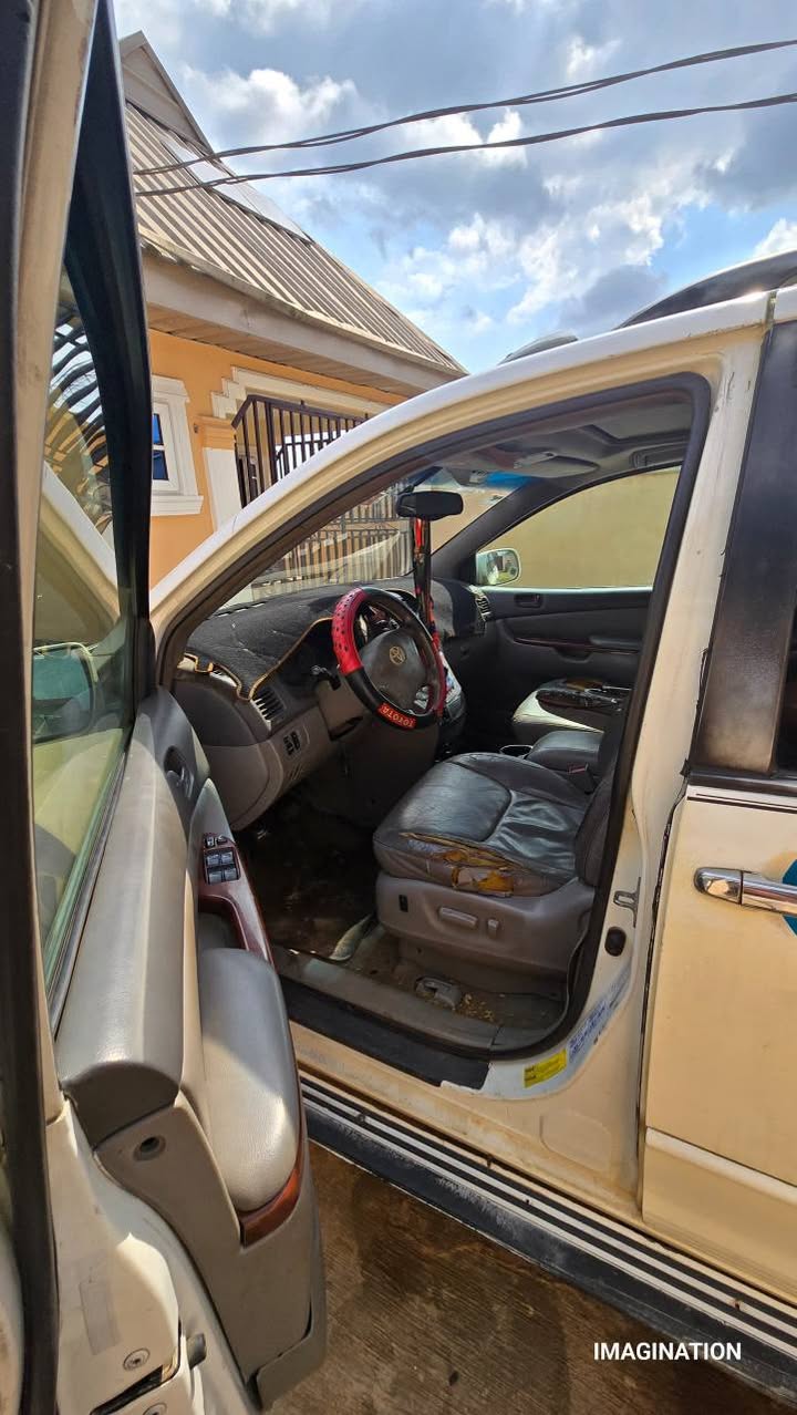 A picture of Toyota Sienna