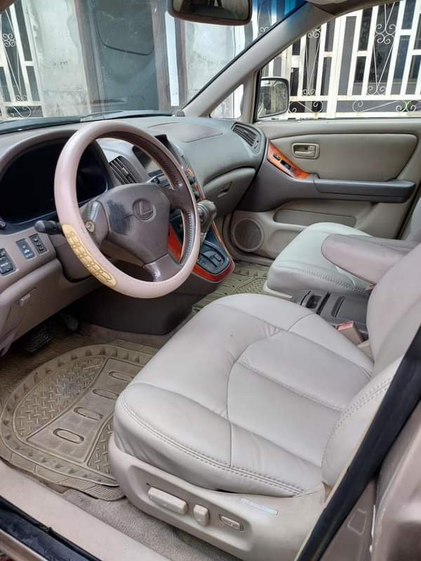A picture of High grade Rx 300 available for inspection Everything is perfect