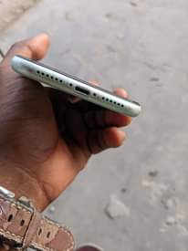 A picture of Iphone 11plain