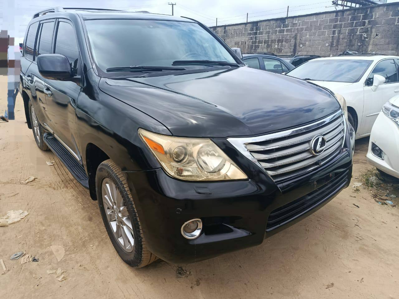 A picture of Clean Registered Tokumbo Standard Lexus LX570 2012 Model Carefully and