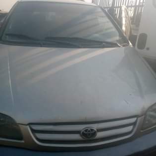 A picture of Toyota sienna 2002 clean use for sell with all documents