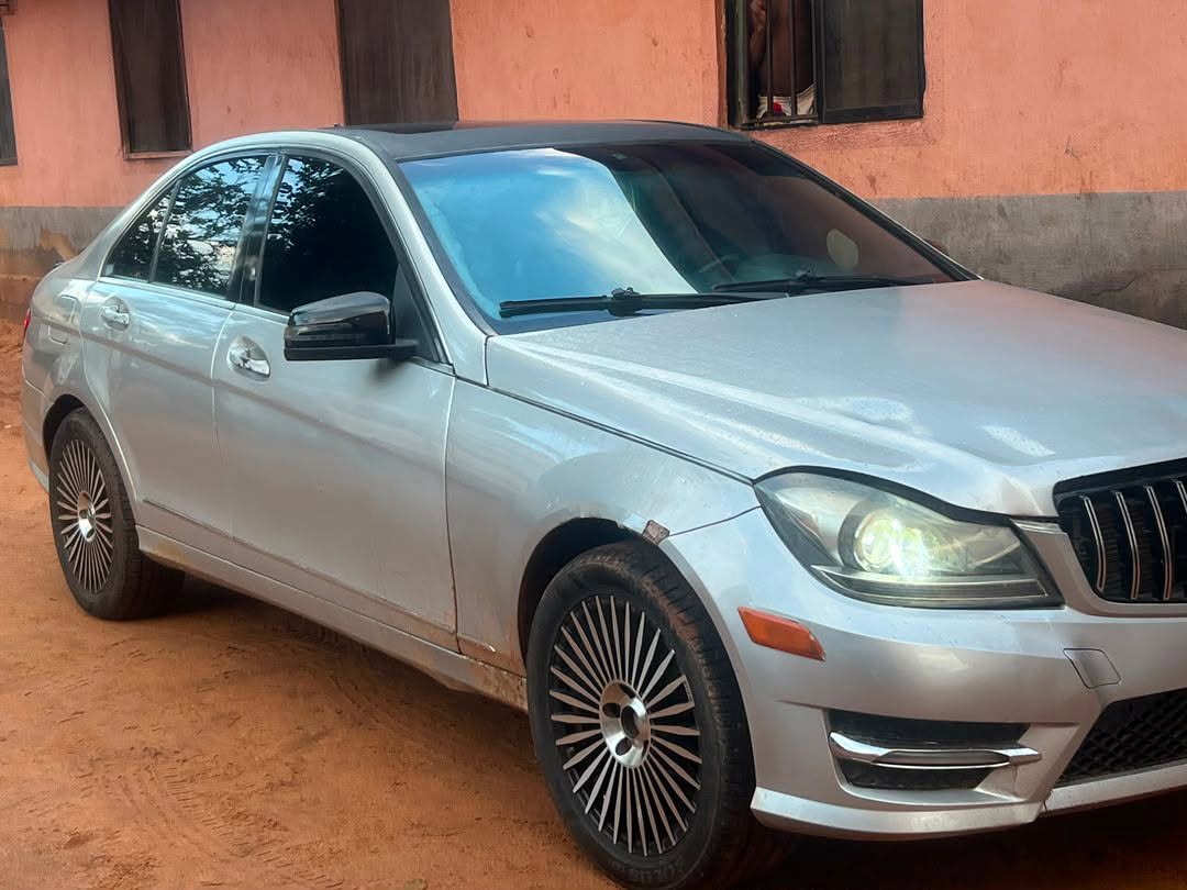 A picture of Mercedes Benz C300