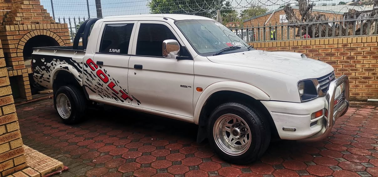 mitsubishi colt