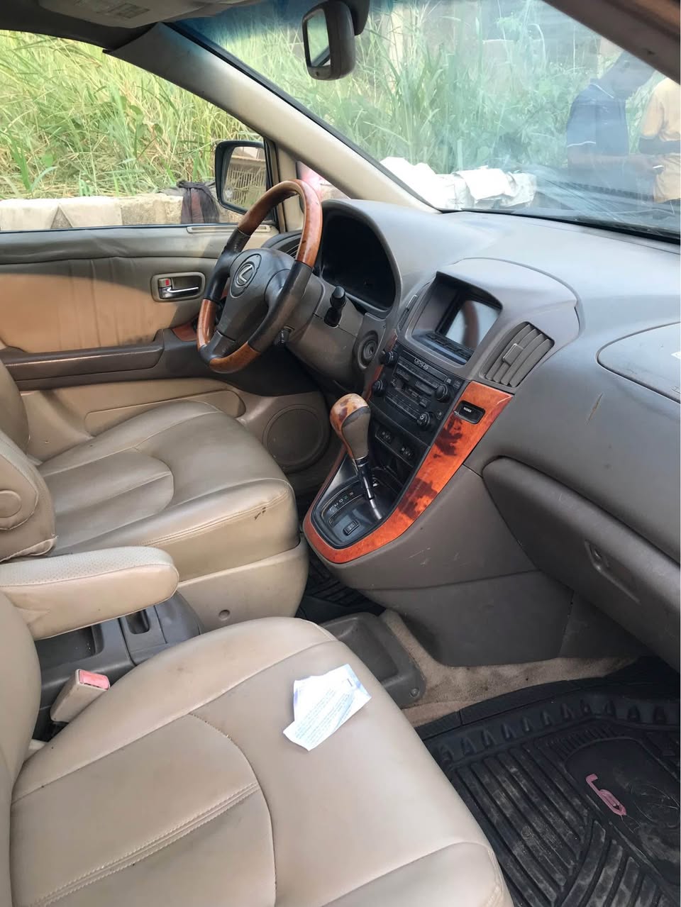 A picture of Used but not reg 2000 Rx300