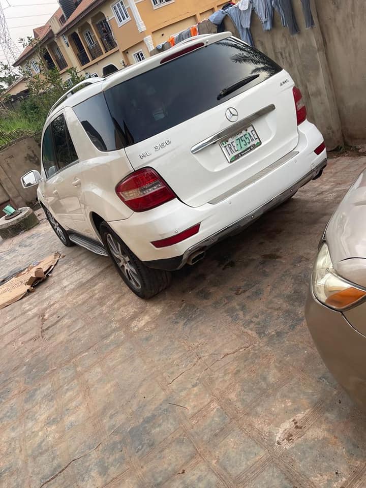 A picture of ML 350 2010
