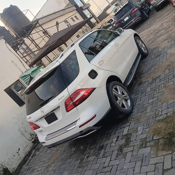 A picture of 2015 Mercedes Benz ML350