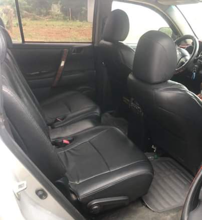 A picture of TOYOTA HIGHLANDER 2009 MODEL