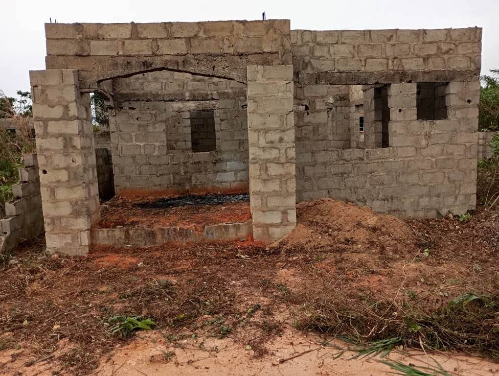 A picture of 2 bedroom and 2 room and Palor self contain fenced