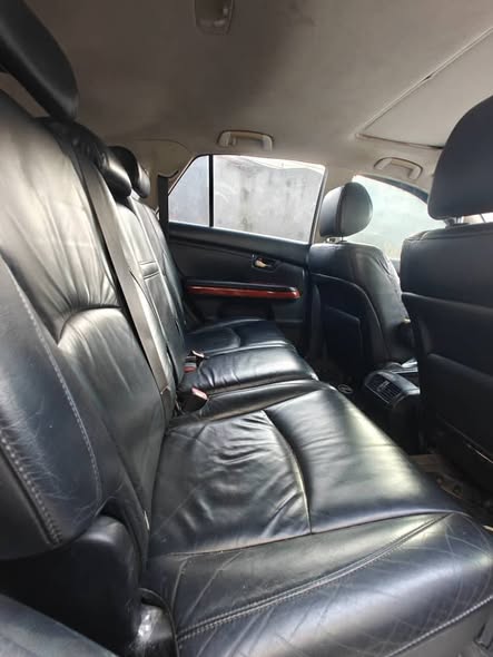 A picture of 2005 Rx330 Lexus