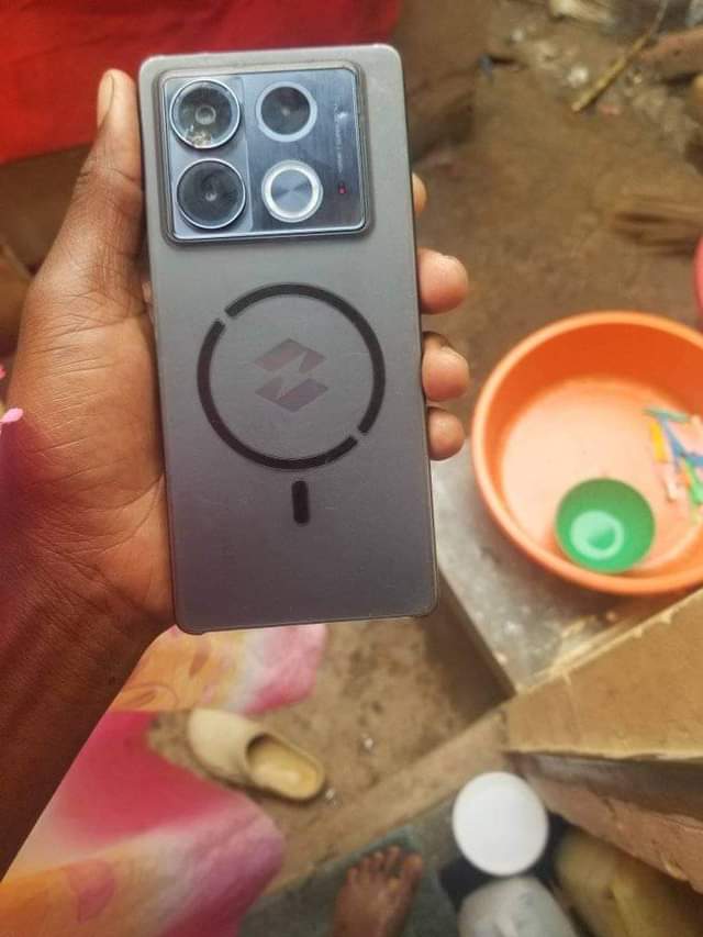 A picture of Infinix note 40pro